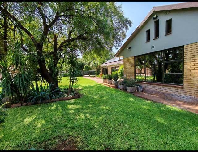 4 BEDROOM HOUSE FOR SALE IN THREE RIVERS EAST